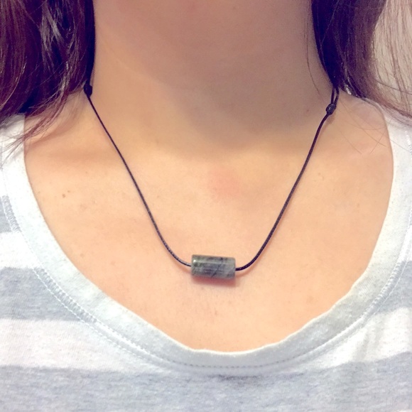 Handmade natural labradorite on braided polyester cord choker necklace - Picture 3 of 5